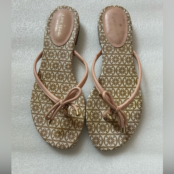 kate spade Shoes - Kate Spade Mystic Bow Leather Pink Gold Patterned Flip Flop Sandals 8.5